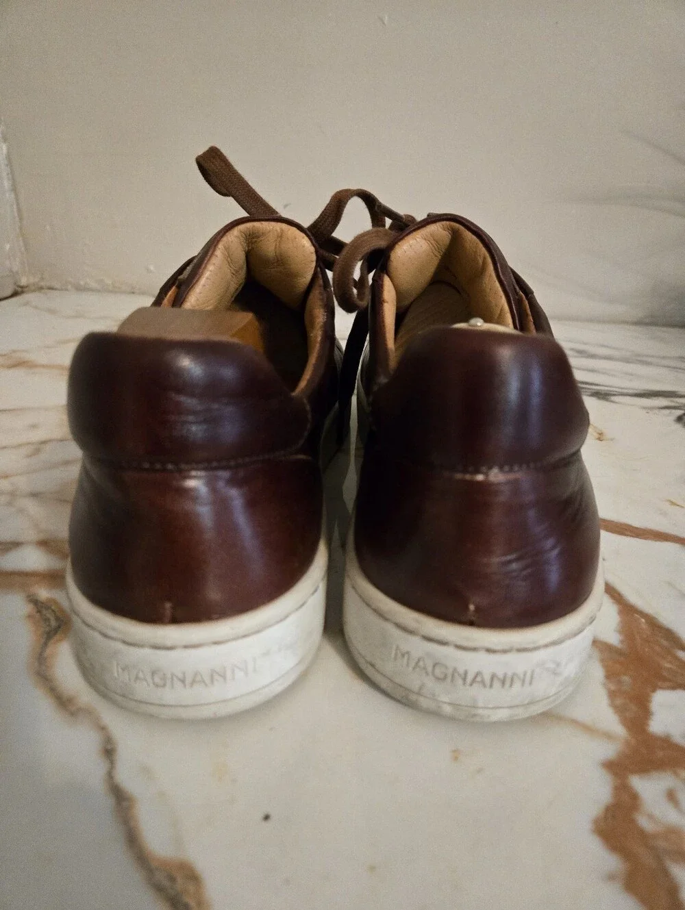 Magnanni Men's  Leather Casual Sneakers Size 10 1/2 M, retails For $475.00